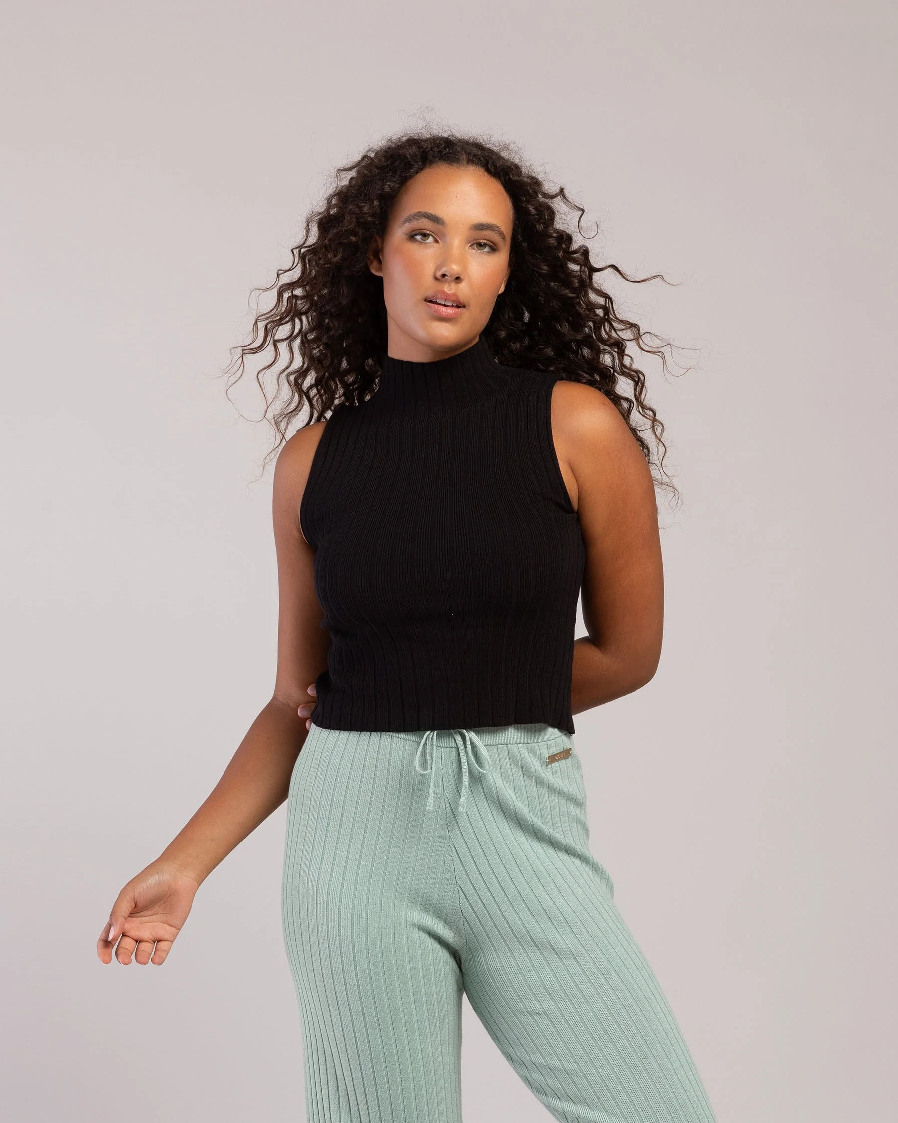 Rib Lounge Funnel Neck - Image 6